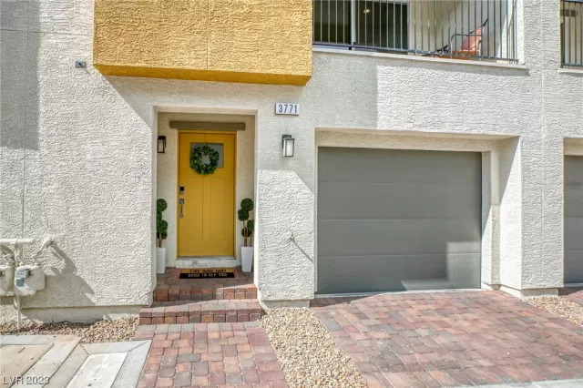 MLS: 2478786 Condo For Sale