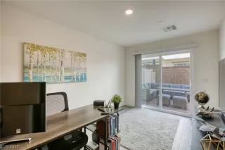 Photo #4: 2478786 Listing