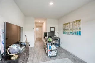 Photo #5: 2478786 Listing