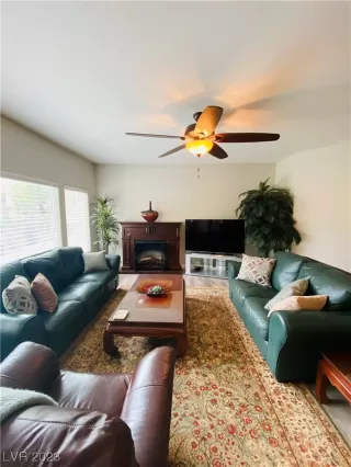 Photo #5: 2478834 Listing 