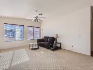 Photo #5: 2478852 Listing