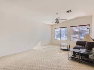 Photo #6: 2478852 Listing