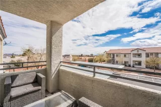 Photo #6: 2478866 Listing