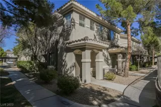 Photo #1: 2478867 Listing 