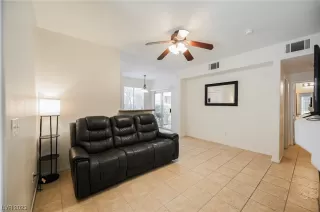 Photo #4: 2478867 Listing 