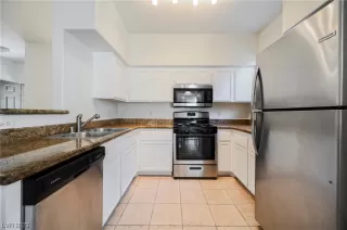 Photo #6: 2478867 Listing 