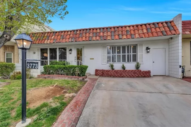 MLS: 2478870 Condo For Sale