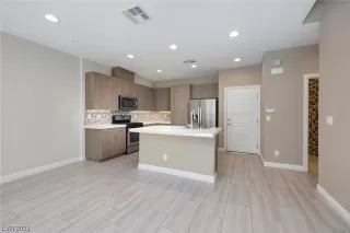 Photo #6: 2478880 Listing 