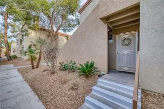 Photo #4: 2478906 Listing