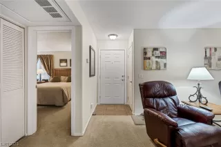 Photo #5: 2478906 Listing