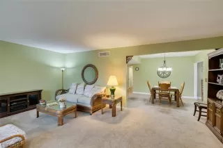 Photo #5: 2478908 Listing