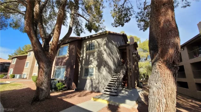 MLS: 2478923 Condo For Sale