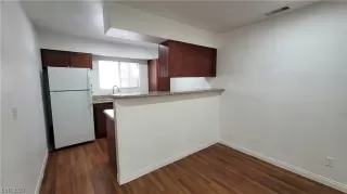 Photo #4: 2478923 Listing 