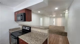 Photo #6: 2478923 Listing 