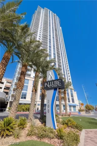 Photo #1: 2478927 Listing 