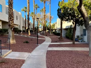 Photo #1: 2478958 Listing 