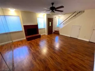 Photo #2: 2478958 Listing 