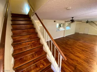 Photo #3: 2478958 Listing 