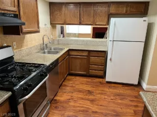 Photo #5: 2478958 Listing 