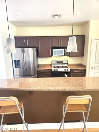 Photo #5: 2478971 Listing 