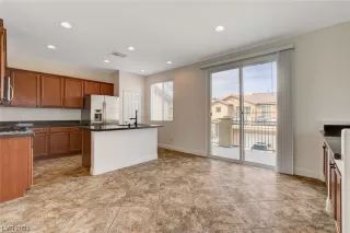 Photo #4: 2478974 Listing