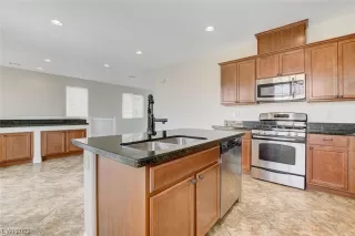 Photo #5: 2478974 Listing