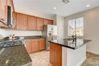 Photo #6: 2478974 Listing