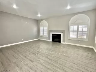 Photo #3: 2479026 Listing 