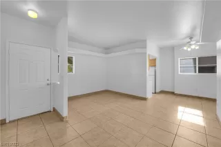 Photo #5: 2479061 Listing 