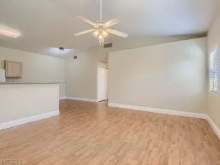 Photo #3: 2479098 Listing 