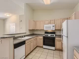 Photo #4: 2479098 Listing 