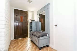 Photo #5: 2479118 Listing 