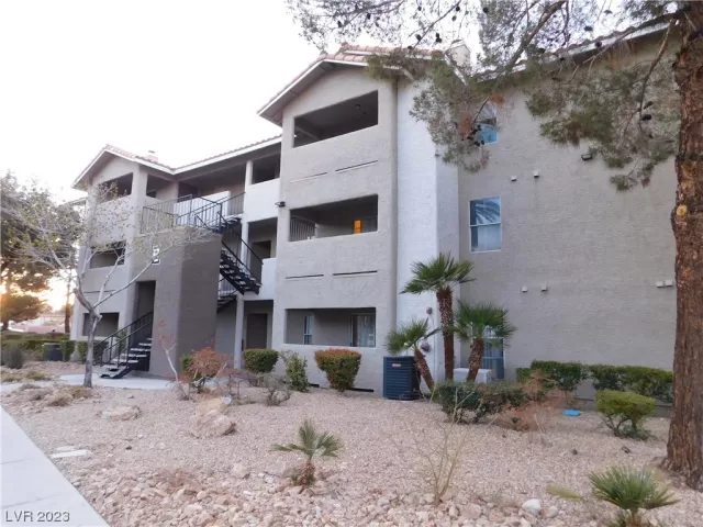 MLS: 2479122 Condo For Sale