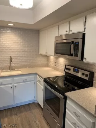 Photo #4: 2479123 Listing