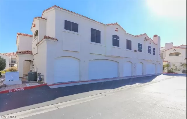 MLS: 2479176 Condo For Sale