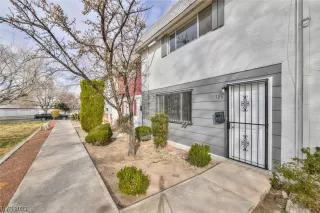 Photo #3: 2479224 Listing