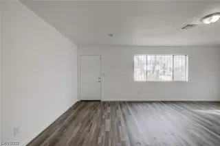 Photo #5: 2479224 Listing