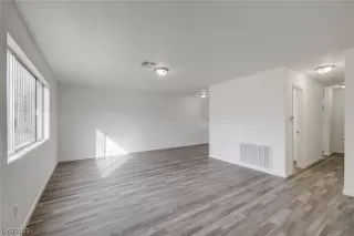 Photo #6: 2479224 Listing