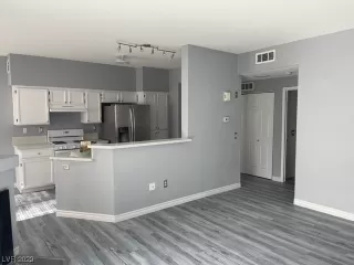 Photo #2: 2479231 Listing 
