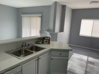 Photo #5: 2479231 Listing 