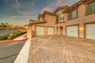 Photo #3: 2479275 Listing 