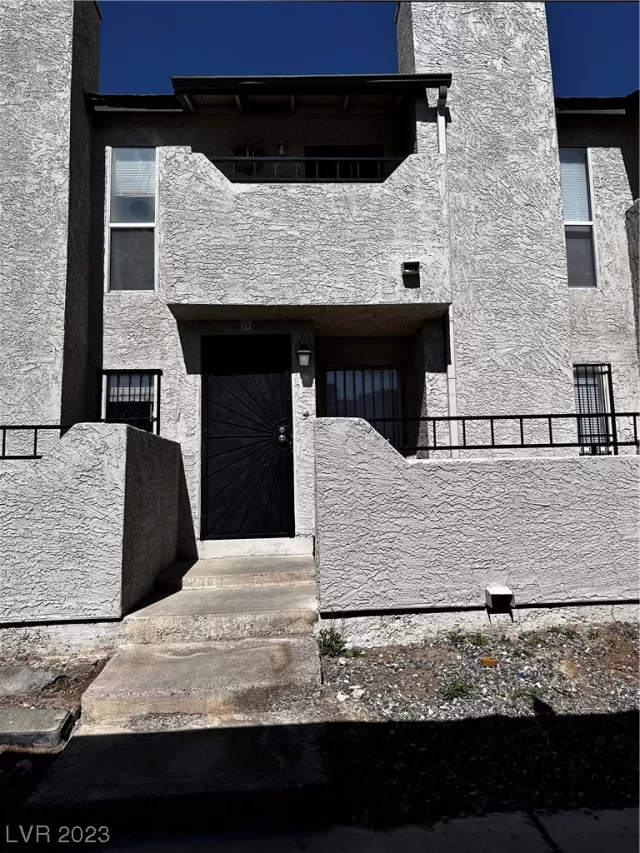 MLS: 2479290 Condo For Sale