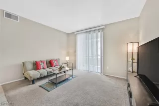 Photo #2: 2479309 Listing