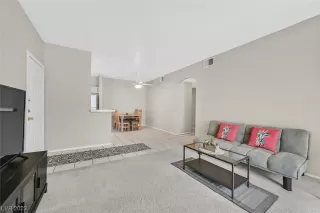 Photo #4: 2479309 Listing