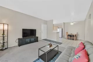 Photo #5: 2479309 Listing