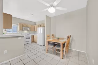 Photo #6: 2479309 Listing