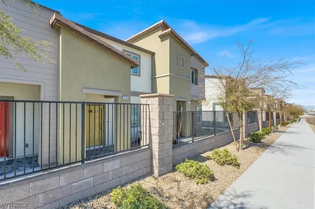 MLS: 2479391 Condo For Sale