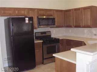 Photo #3: 2479408 Listing