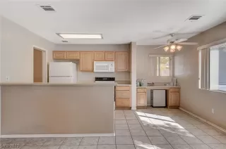 Photo #6: 2479427 Listing