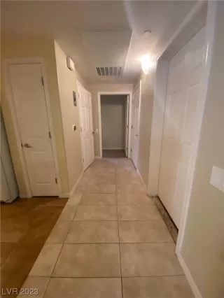 Photo #5: 2479432 Listing 